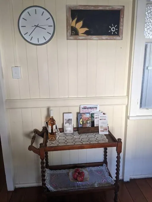 Amiens Cottage. Queenslander, Charming, Central. 史丹霍普 度假居