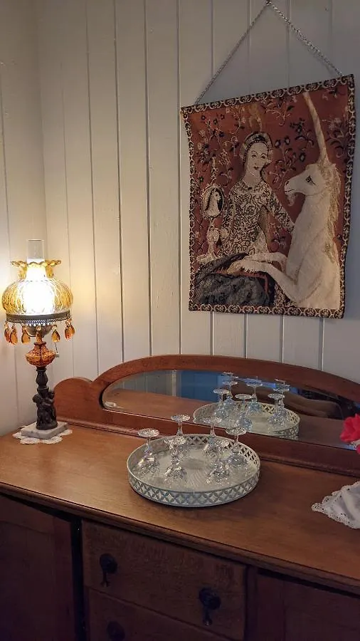 Amiens Cottage. Queenslander, Charming, Central. 史丹霍普