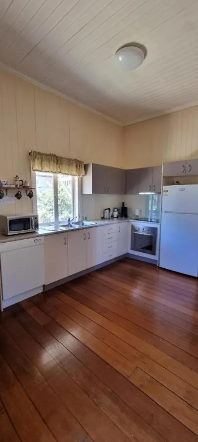 Amiens Cottage. Queenslander, Charming, Central. 史丹霍普