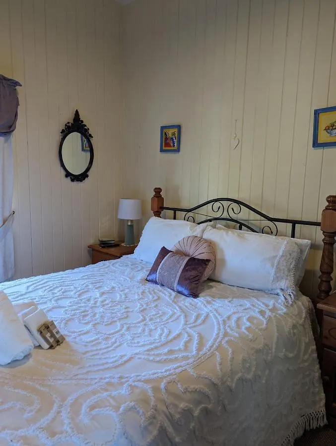 Amiens Cottage. Queenslander, Charming, Central. 史丹霍普
